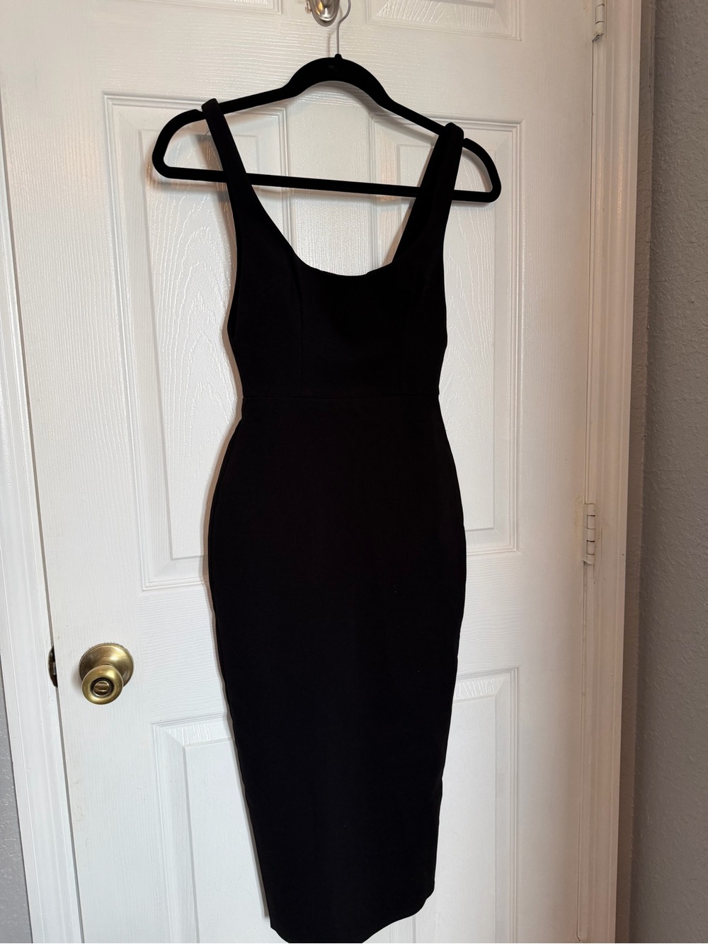 Alex Perry Black Scoop-Neck Bodycon Midi Dress